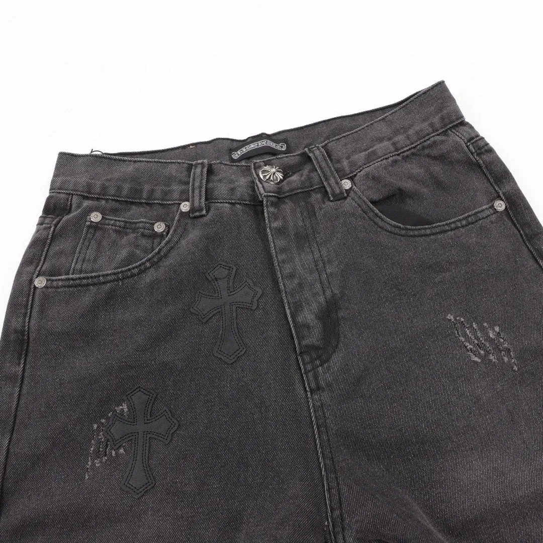P210 Top version (black pants, black leather) Top version Chrome Hearts jeans with leather and black denim. As we all know, chromehearts jeans use vintage Levis jeans as the base plate for creation. They usually add their own unique silver buckles and silver ornaments, plus leather embellishments. This is what doubles the value of these vintage jeans, because the base plate is Vintage jeans, the jeans themselves have been very soft and comfortable after years of baptism, which can be distinguished from ordinary jeans. Regarding the size, you should also refer to the pants data. Style number: 1251# Color: black pants and black leather Size: 28 30 32 34 28 Waist 86 Hips 100 Pants length 102 30 Waist 90 Hips 104 Pants length 104 32 Waist 94 Hips 108, pants length 106 34, waist 98, hips 112, pants length 110